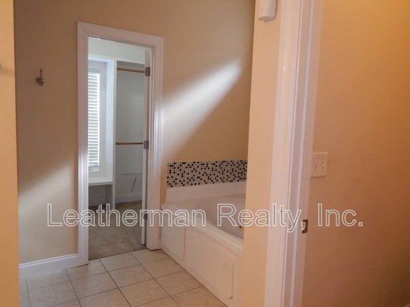 441 Sterling Dr - Photo 6 of 11