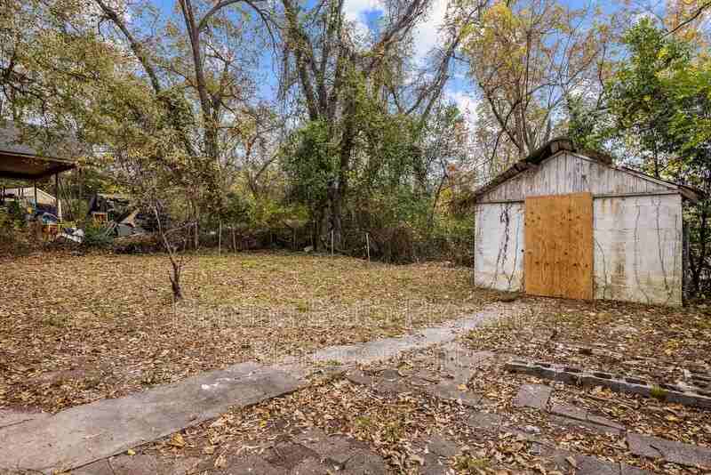 2113 Rambow Ave Sw - Photo 6 of 16