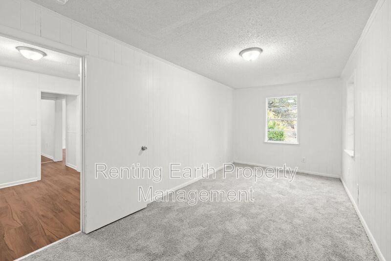 2113 Rambow Ave Sw - Photo 7 of 16