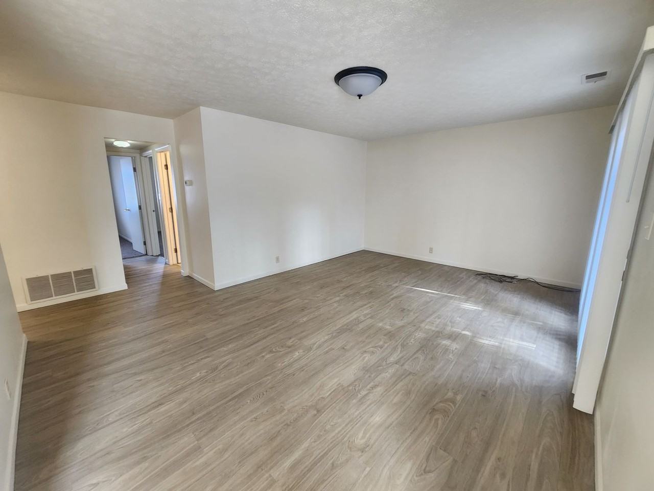 NAD Meadow Green Apts - Photo 5 of 27