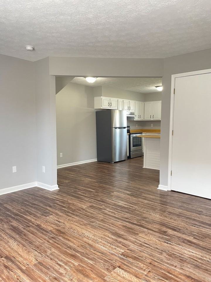 1022 Brandy Lane - Photo 2 of 11