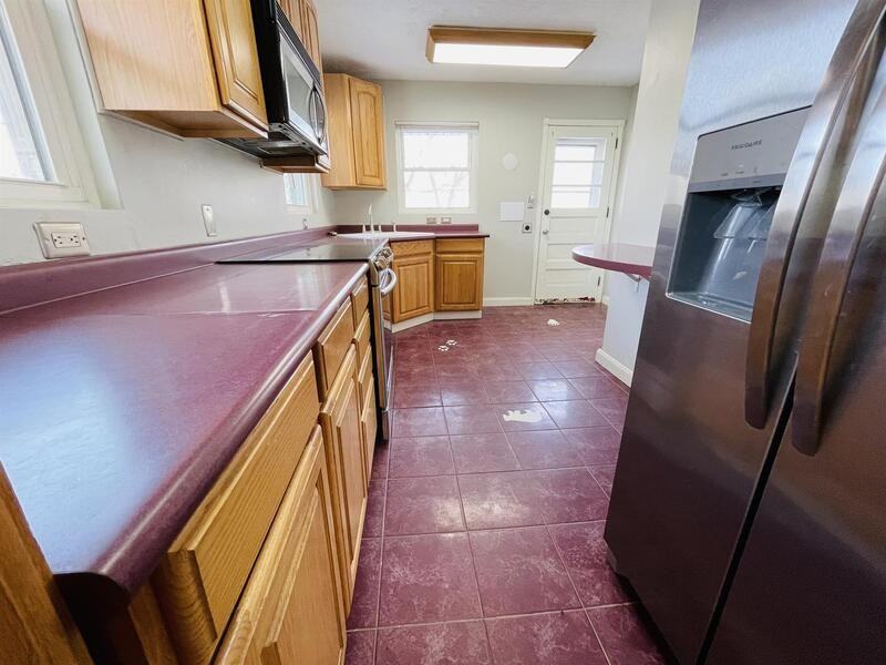 5624 Lake St - Photo 5 of 12