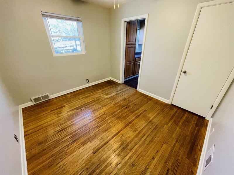 5624 Lake St - Photo 6 of 12