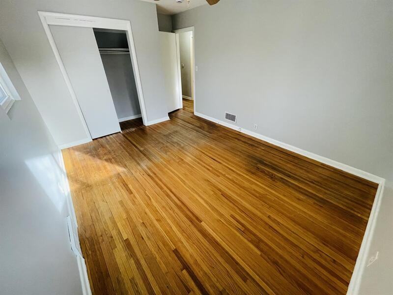 5624 Lake St - Photo 7 of 12