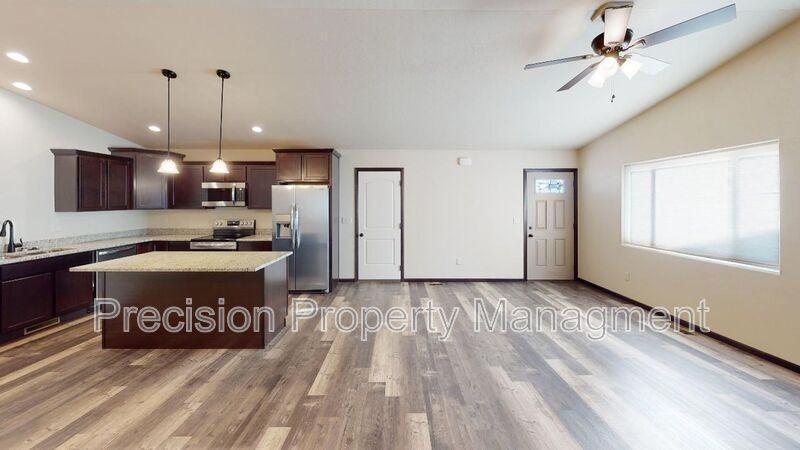 571 Westwind Rd - Photo 4 of 12