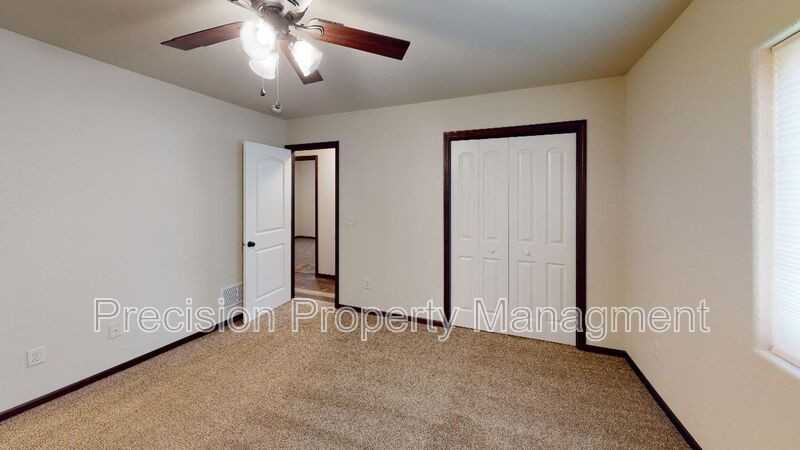 571 Westwind Rd - Photo 7 of 12