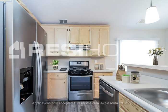 722 Kaylors Mdw - Photo 3 of 18