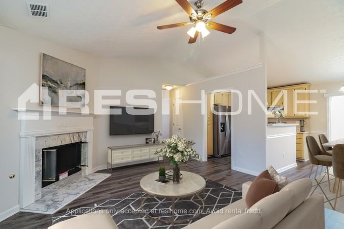 722 Kaylors Mdw - Photo 5 of 18