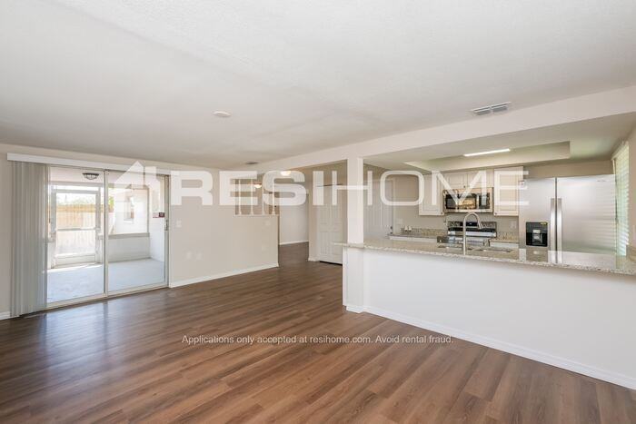 6935 El Camino Paloma St - Photo 5 of 23