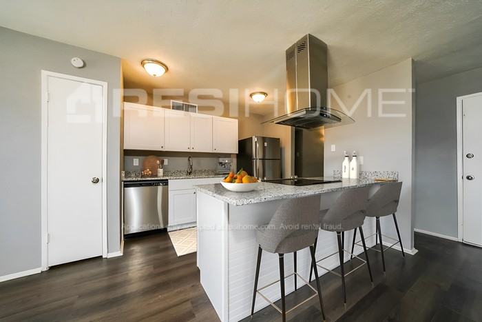 5333 Marsh Dr - Photo 3 of 16