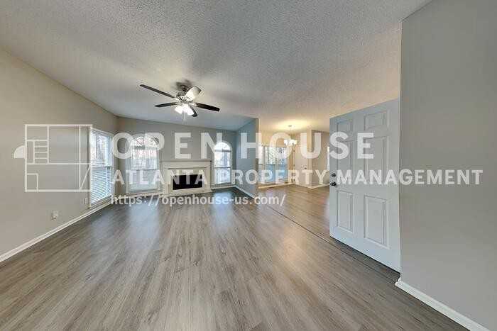 1717 Victoria Way Nw - Photo 5 of 21