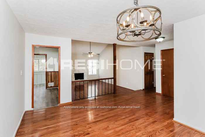 3041 Carmel Dr - Photo 6 of 20