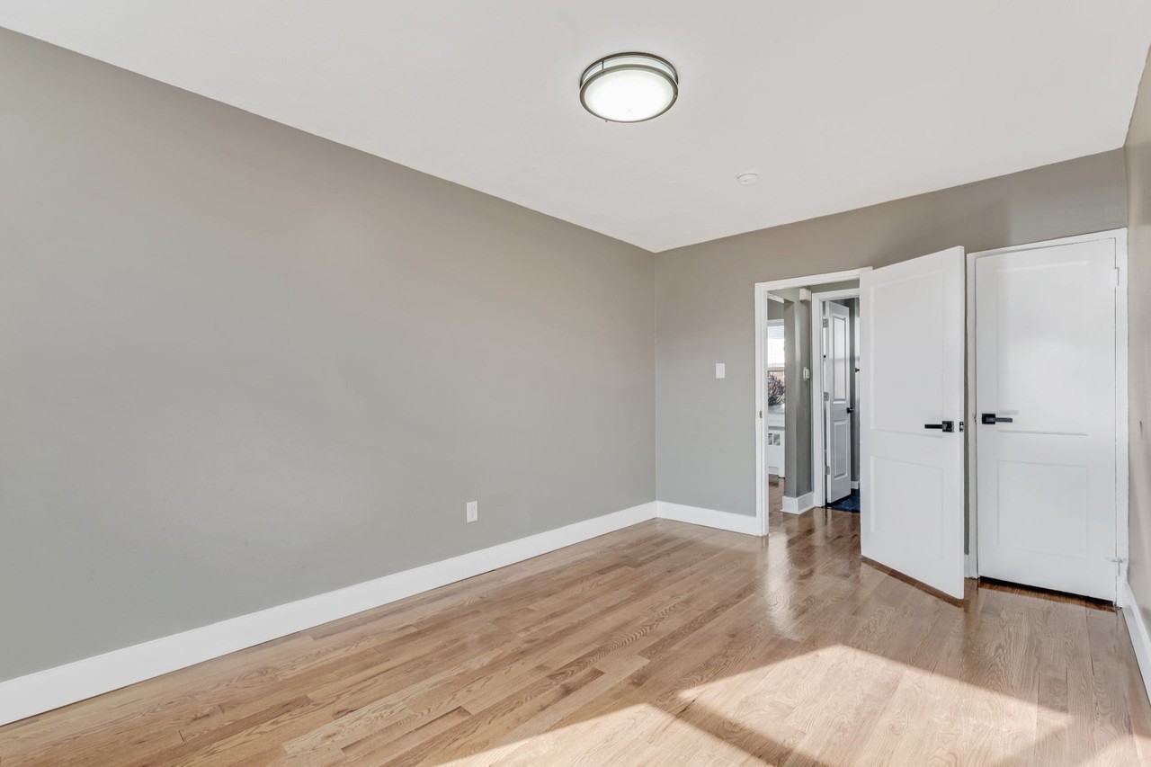 Pleasant Harbor Apartments - Photo 2 of 9