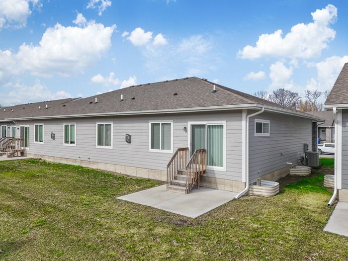 4461 Lower Beaver Rd - Photo 4 of 31