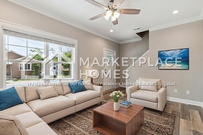 542 Wilson St - Photo 4 of 30