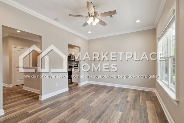 542 Wilson St - Photo 6 of 30