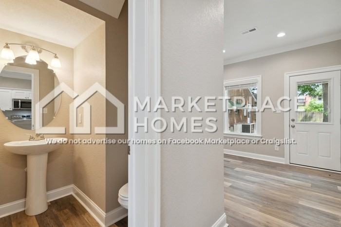 542 Wilson St - Photo 7 of 30