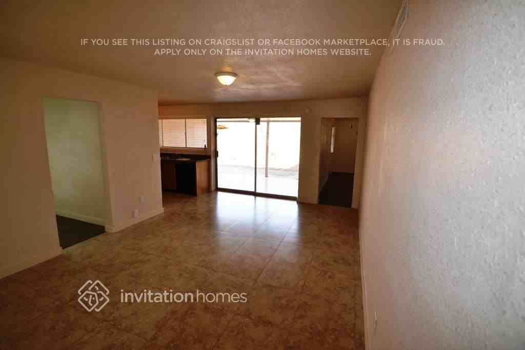 9009 N 56th Ave - Photo 3 of 14