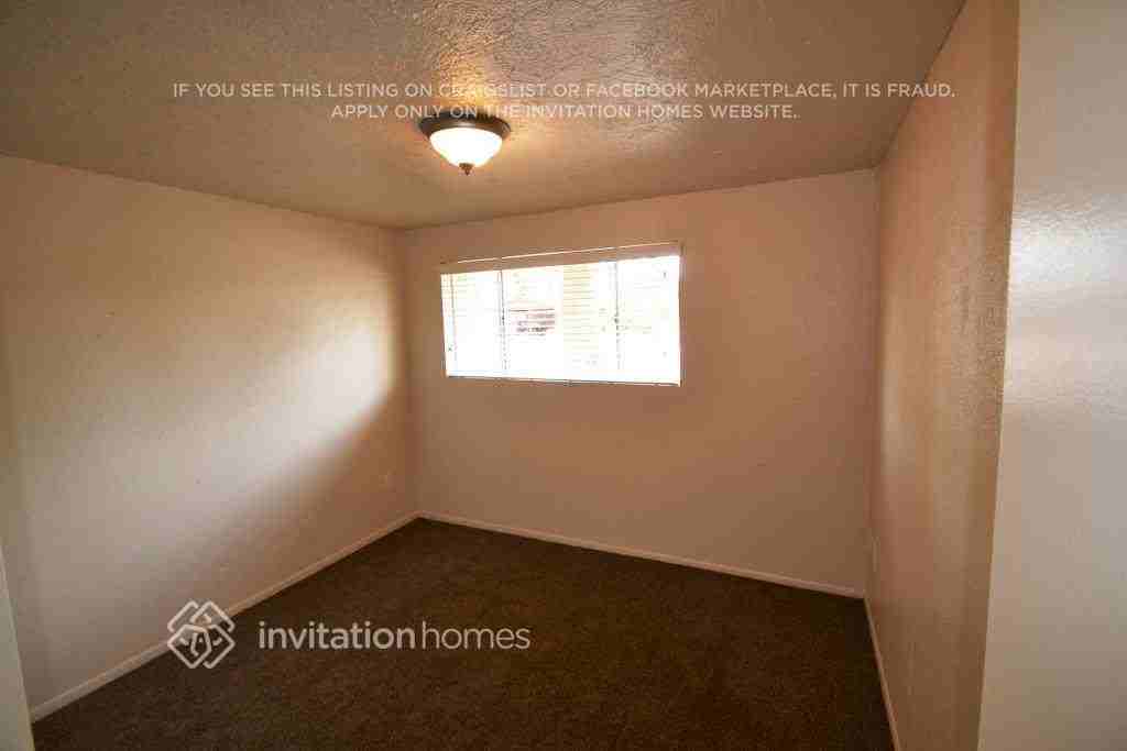 9009 N 56th Ave - Photo 7 of 14