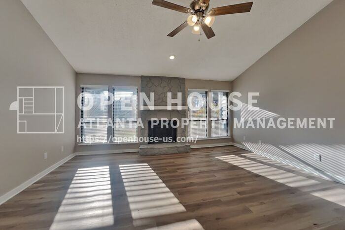 4901 Duncan Wood Dr - Photo 4 of 23