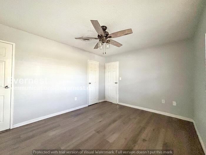 2112 Wolf Rd - Photo 4 of 19