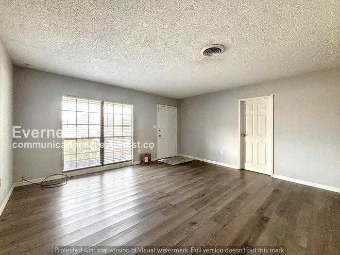 2112 Wolf Rd - Photo 5 of 19