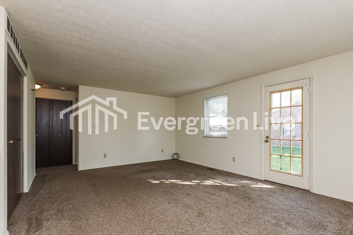 8197 Mount Washington Dr - Photo 3 of 15