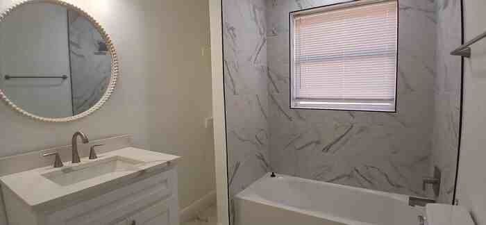 4804 Avenue G - Photo 4 of 24