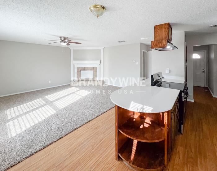 553 Edwards Dr - Photo 5 of 22