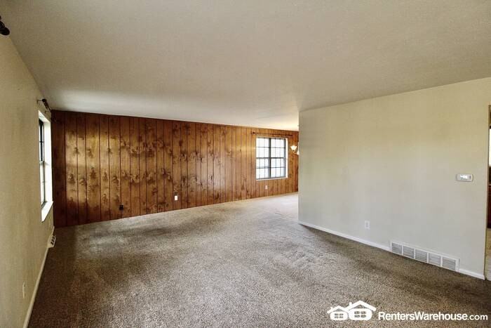 12029 E Louisiana Ave - Photo 5 of 26