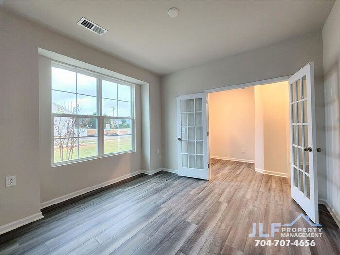 12736 Wandering Brook Dr - Photo 3 of 25