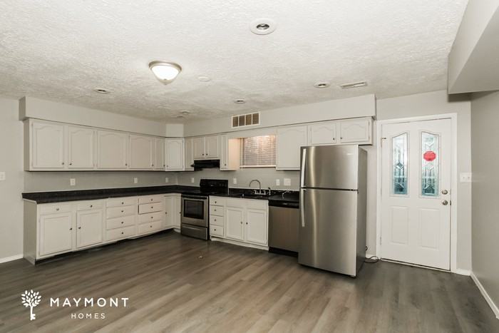 867 Heatherstone Dr - Photo 4 of 11