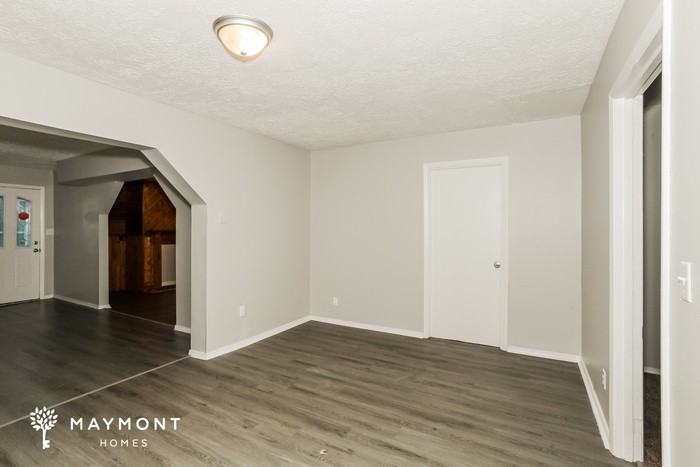 867 Heatherstone Dr - Photo 5 of 11