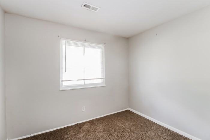 9638 Helmsley Way - Photo 7 of 10