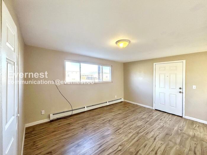 1709 Hampton S #3 - Photo 4 of 14