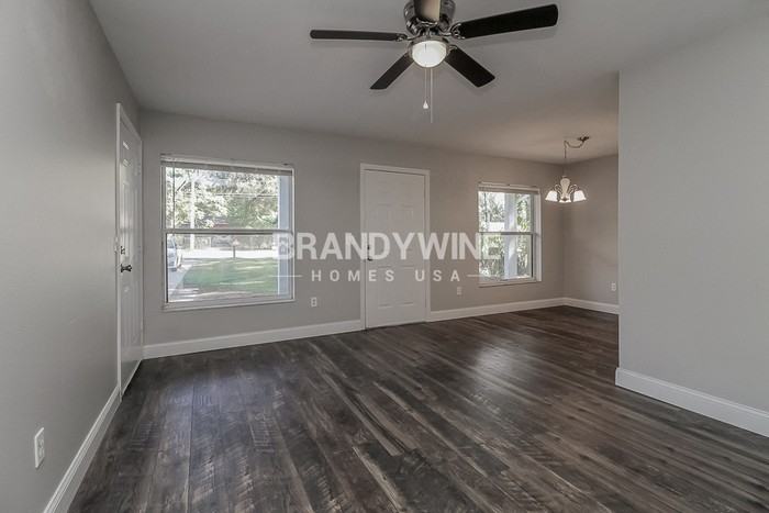 1423 N Tremain St - Photo 3 of 20