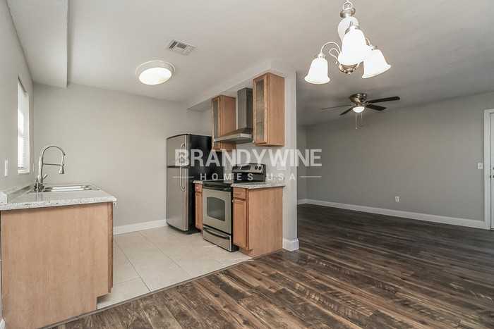 1423 N Tremain St - Photo 6 of 20