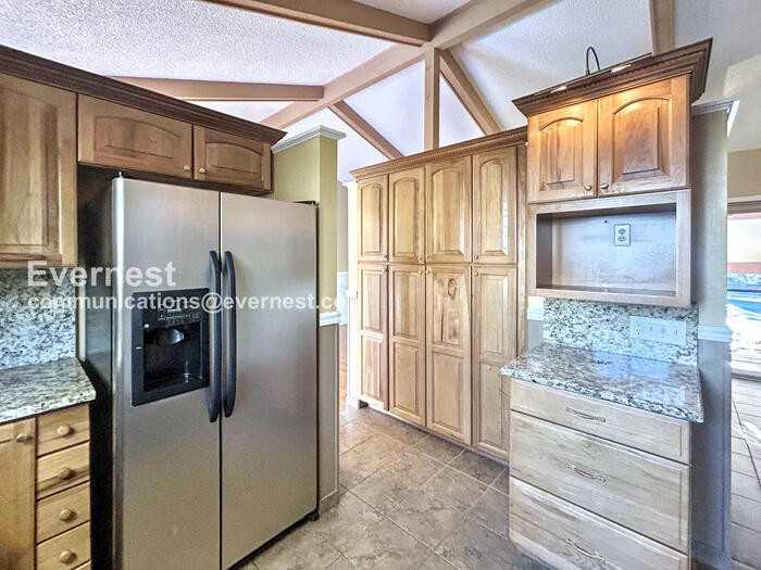 3118 Squaw Valley Dr - Photo 5 of 36