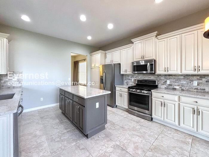 296 Del Sol Ave - Photo 3 of 31