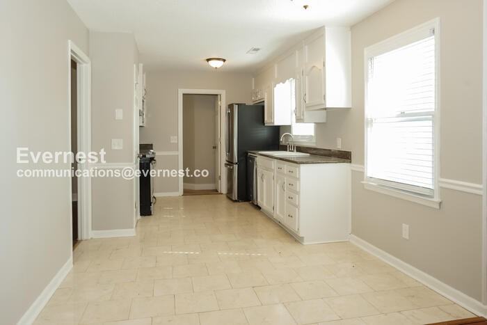 100 Shackleford Rd - Photo 6 of 20