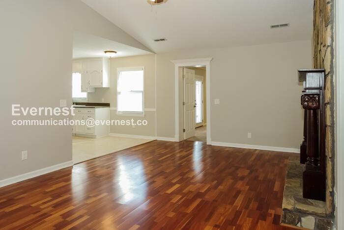 100 Shackleford Rd - Photo 7 of 20