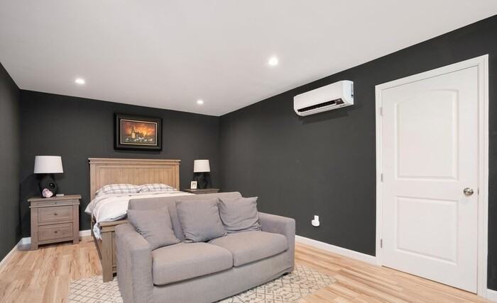 7128 Mammoth Ave - Photo 6 of 27