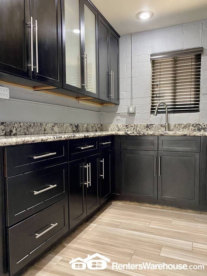 3740 N 12th St #B - Photo 6 of 15