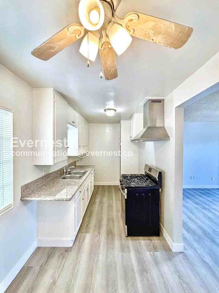 1434 Plaza Del Amo #4 - Photo 3 of 15