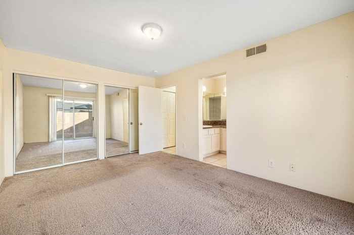 73950 Olive Ct - Photo 5 of 33