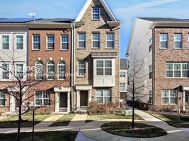 featured image of 7113 Rowlock Aly