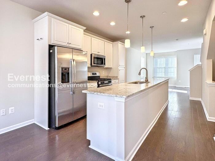 7113 Rowlock Aly - Photo 2 of 18