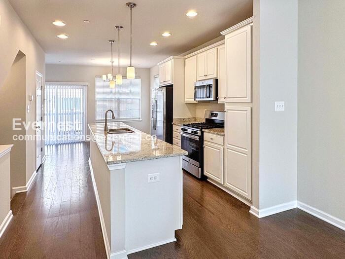 7113 Rowlock Aly - Photo 3 of 18