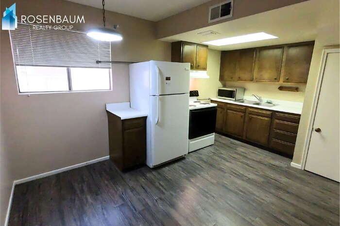 905 S Ash Ave #1 - Photo 4 of 10