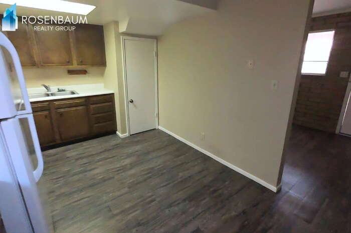 905 S Ash Ave #1 - Photo 5 of 10